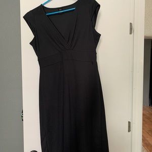 REI medium black dress